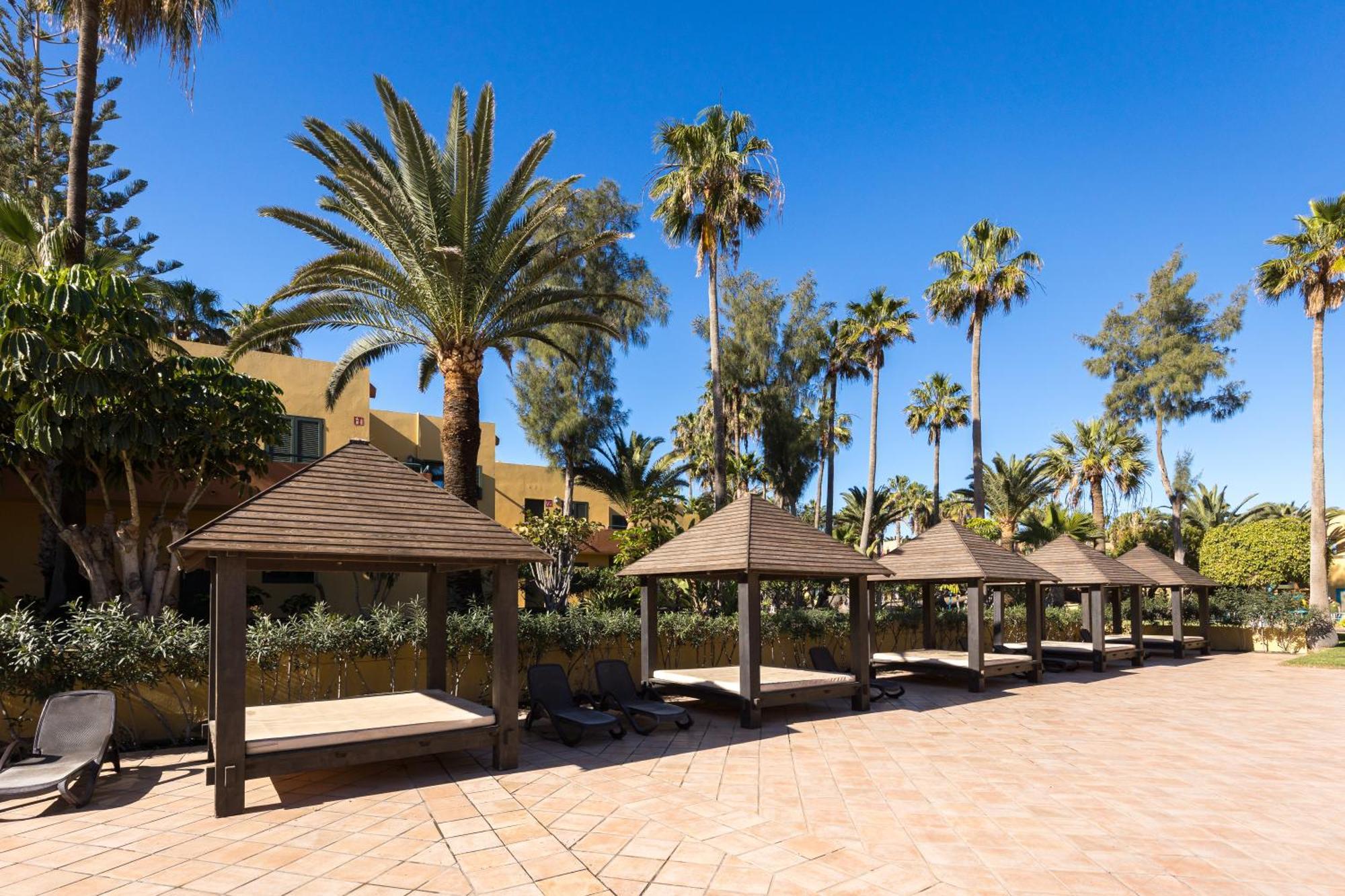 Home2Book Pool & Tennis Court Cozy Apt, קורלחו מראה חיצוני תמונה