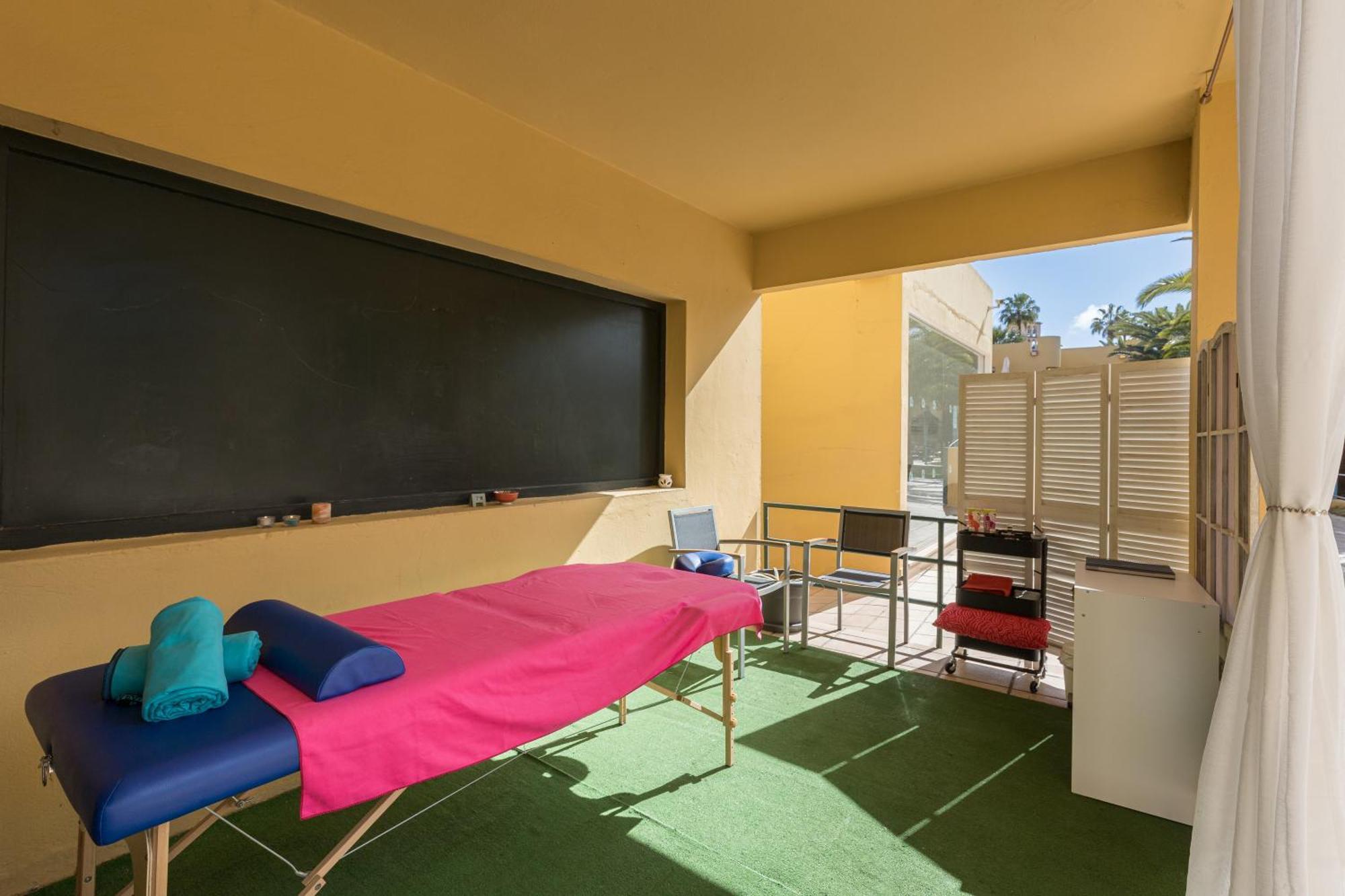 Home2Book Pool & Tennis Court Cozy Apt, קורלחו מראה חיצוני תמונה